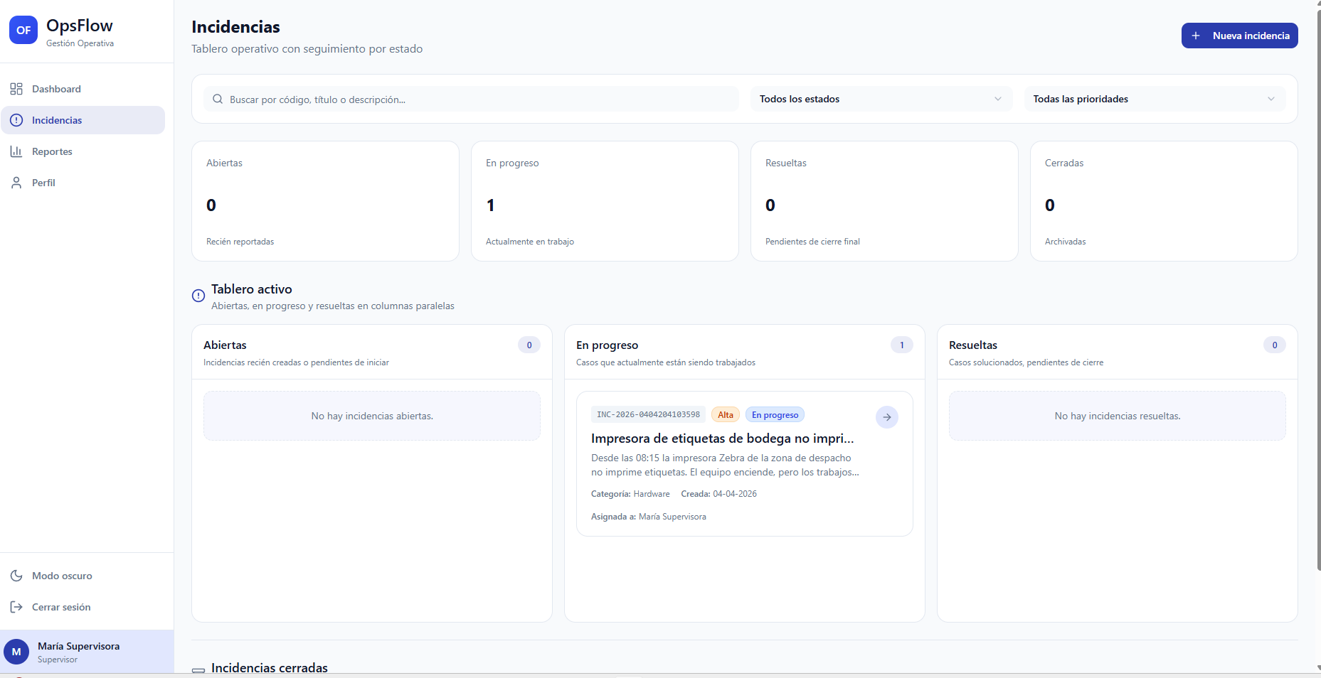 Tablero de incidencias de OpsFlow con filtros y columnas por estado